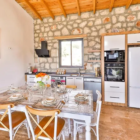 빌라 Summer Breeze, 4 Bedroom Sea View Luxury With Indoor And Ourdoor Pool Gelemiş