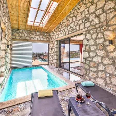 Summer Breeze, 4 Bedroom Sea View Luxury With Indoor And Ourdoor Pool 빌라 Gelemiş