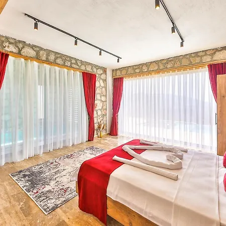 Summer Breeze, 4 Bedroom Sea View Luxury With Indoor And Ourdoor Pool 빌라 Gelemiş