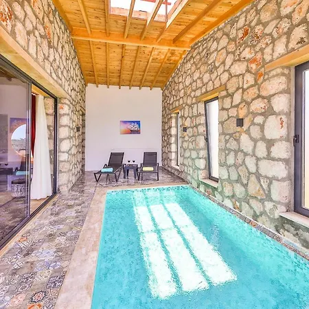 Summer Breeze, 4 Bedroom Sea View Luxury With Indoor And Ourdoor Pool 빌라 Gelemiş