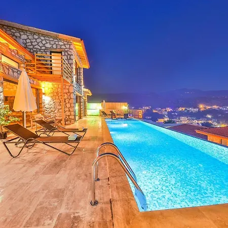 Summer Breeze, 4 Bedroom Sea View Luxury With Indoor And Ourdoor Pool וילה *