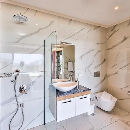 Summer Breeze, 4 Bedroom Sea View Luxury With Indoor And Ourdoor Pool Gelemiş