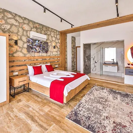 Summer Breeze, 4 Bedroom Sea View Luxury With Indoor And Ourdoor Pool *