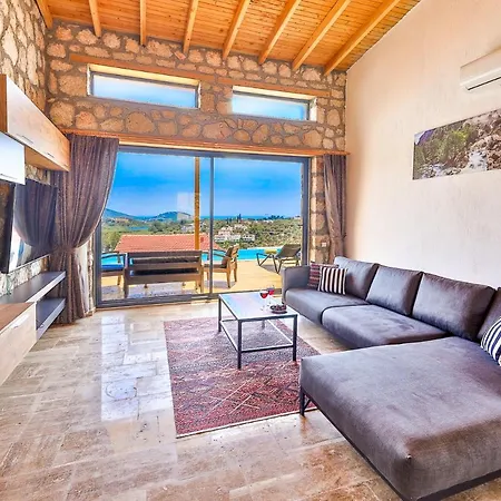 Summer Breeze, 4 Bedroom Sea View Luxury With Indoor And Ourdoor Pool